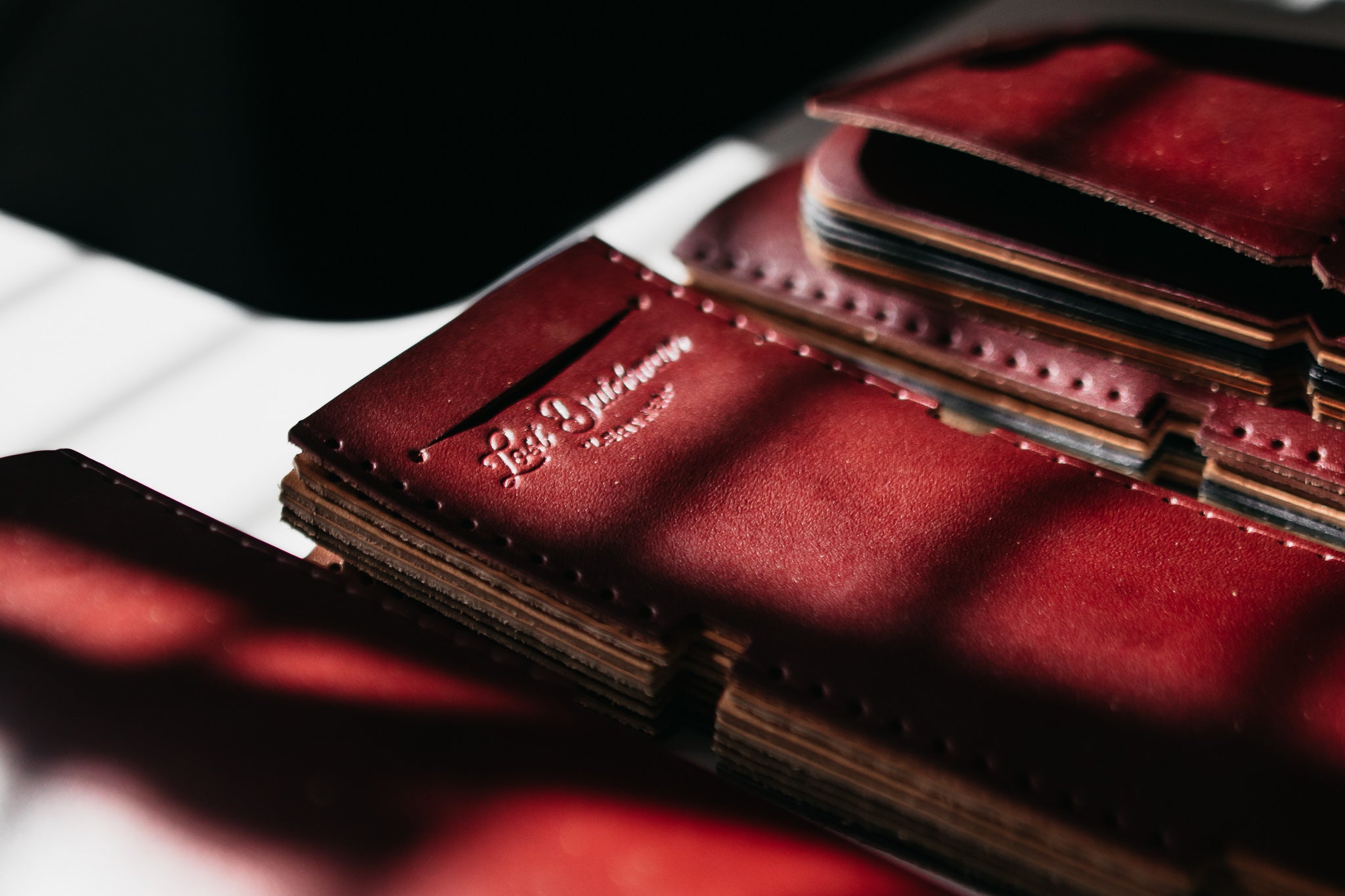 wickett & craig leather wallet