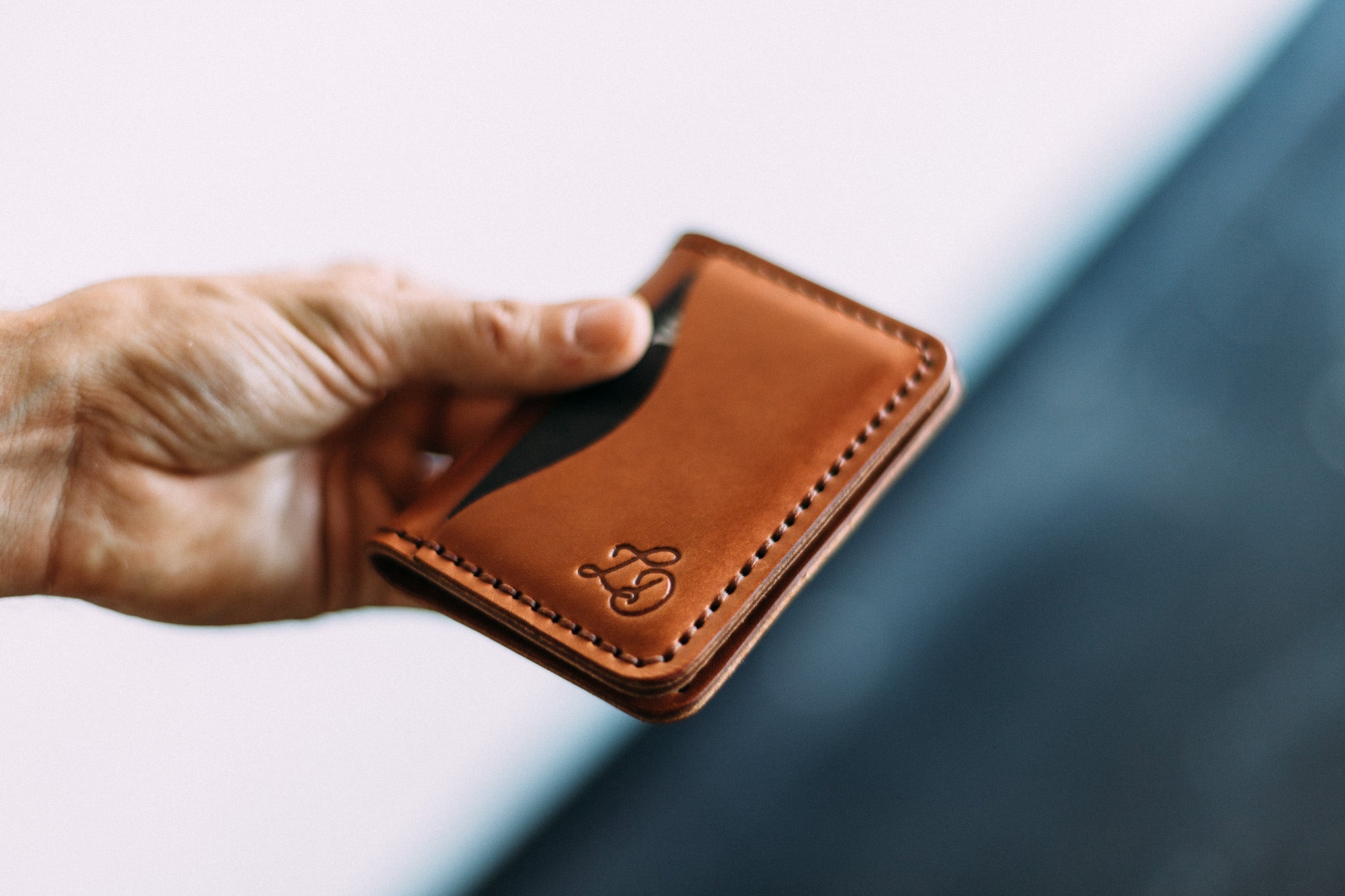 Hand buying made leather wallet